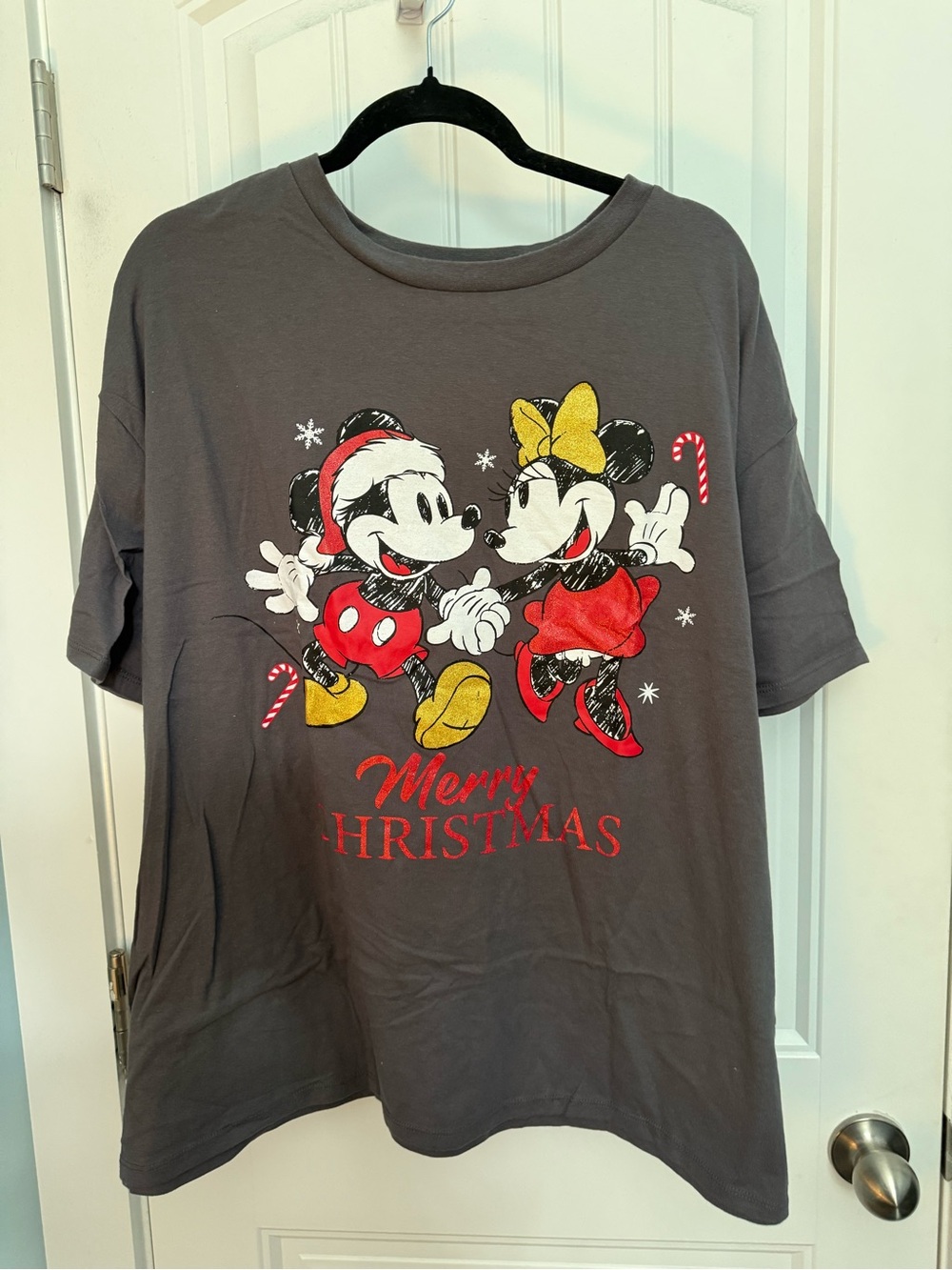 Disney Women’s Gray Mickey & Minnie Merry Christmas T-Shirt